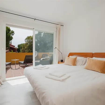 Apartment, Close To Beaches, Restaurants And Supermarkets, In Urb. Park Beach, Elviria Apartman Marbella
