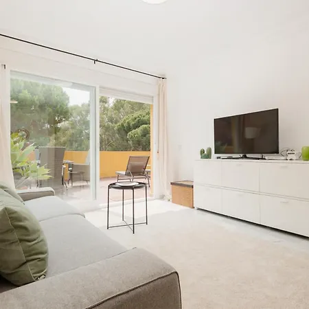 Apartment, Close To Beaches, Restaurants And Supermarkets, In Urb. Park Beach, Elviria Apartman Marbella