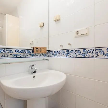 Apartman Apartment, Close To Beaches, Restaurants And Supermarkets, In Urb. Park Beach, Elviria Marbella