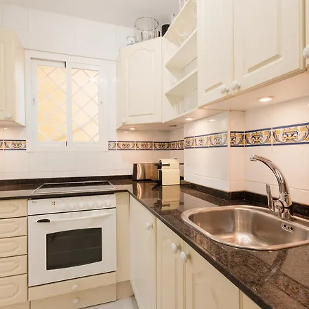 Apartment, Close To Beaches, Restaurants And Supermarkets, In Urb. Park Beach, Elviria Apartman Marbella