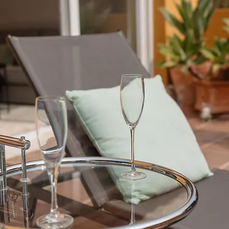 Apartman Apartment, Close To Beaches, Restaurants And Supermarkets, In Urb. Park Beach, Elviria Marbella
